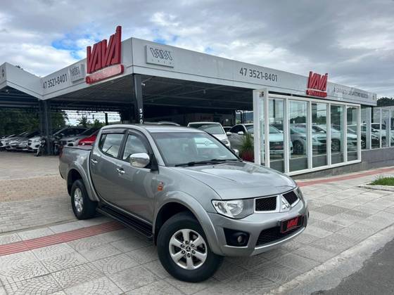 MITSUBISHI L200 TRITON 3.2 HPE 4X4 CD 16V TURBO INTERCOOLER DIESEL 4P AUTOMÁTICO